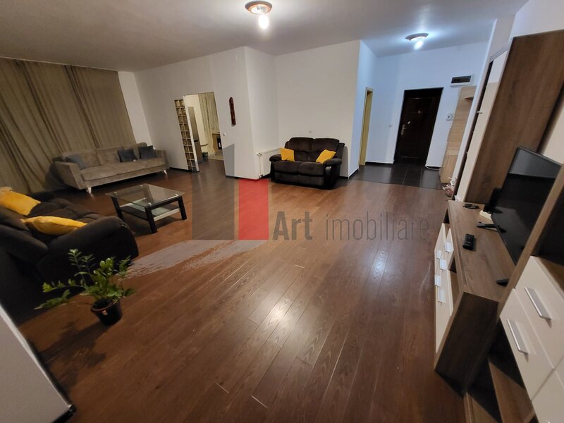 Apartament cu 3 camere de vanzare in zona Straulesti