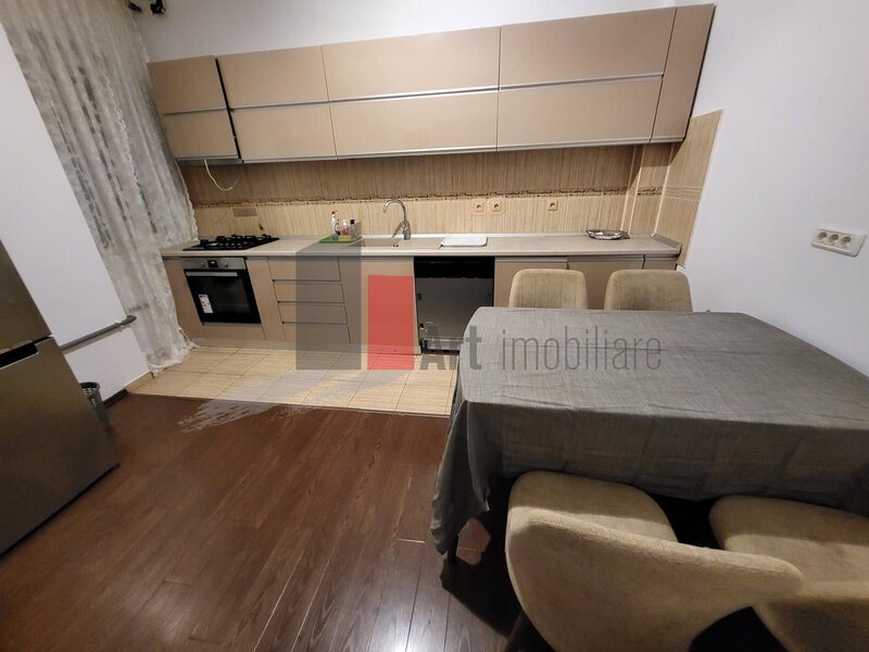 Apartament cu 3 camere de vanzare in zona Straulesti