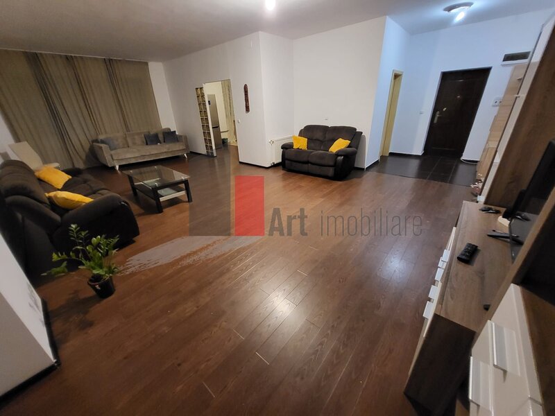 Apartament cu 3 camere de vanzare in zona Straulesti